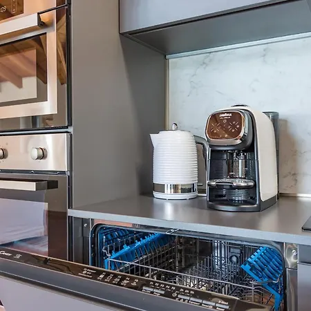 Tamara - * מנאג'יו