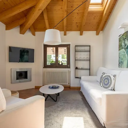 Апартаменты Tamara - Менаджо