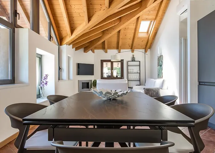 Апартаменты Tamara - *